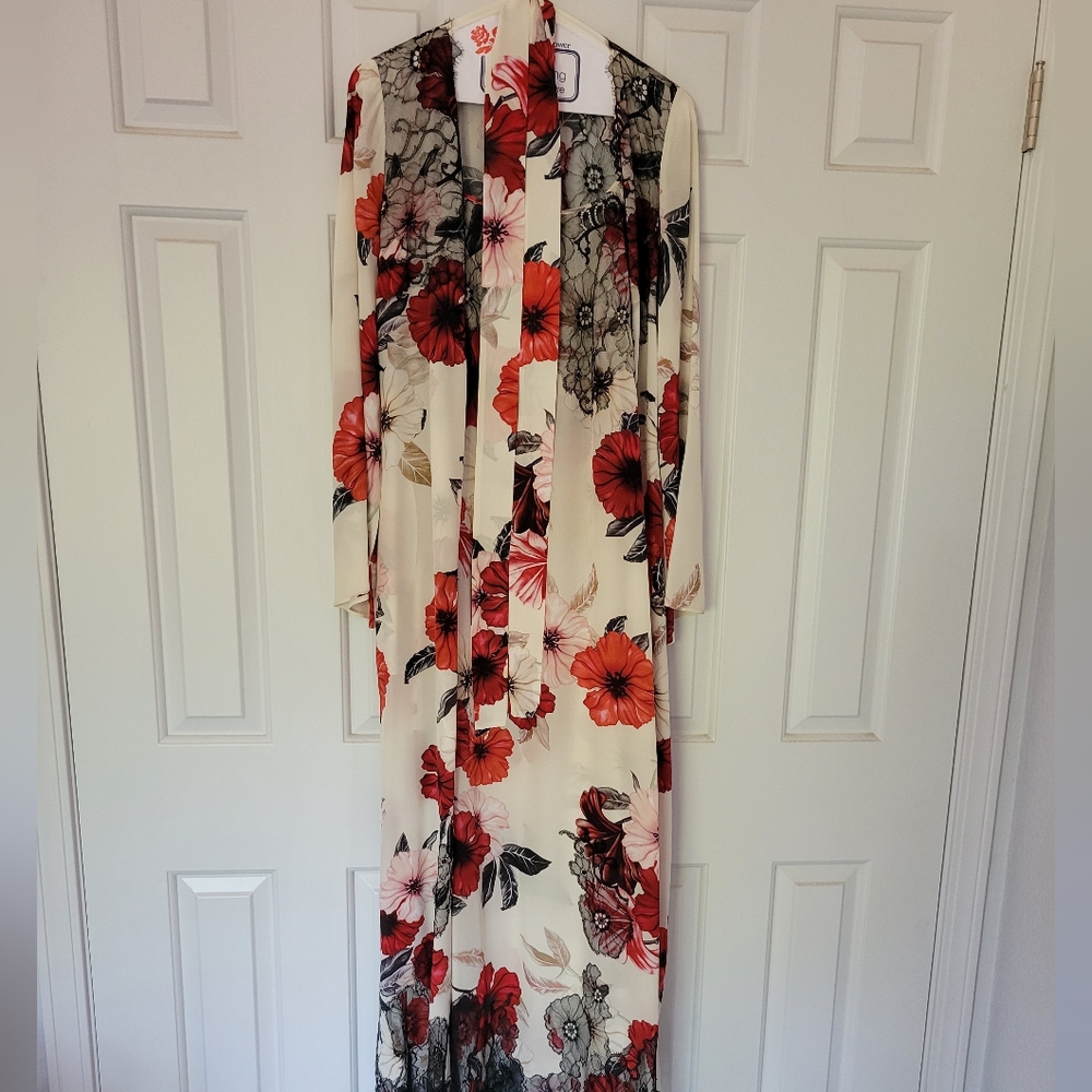 EUC MYLA LONDON SLEEP NIGHTGOWN/ROBE SET 100% SILK